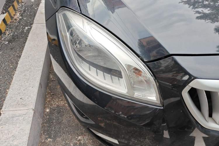 Used Brilliance H330 2013 1.5L Manual Comfort Model Right Front Headlight