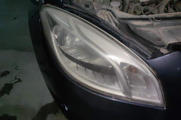 Used Brilliance H330 2013 1.5L Manual Comfort Model Right Front Headlight