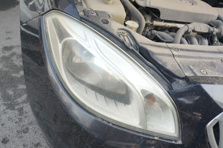 Used Brilliance H330 2013 1.5L Manual Luxury Model Right Front Headlight