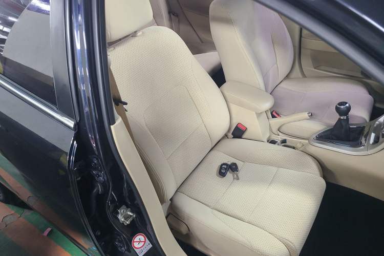 Used Brilliance H330 2013 1.5L Manual Luxury Model Right Front Seat