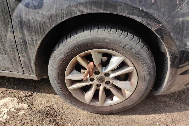 Used Brilliance H330 2013 1.5L Manual Comfort Model Right Front Wheel Hub
