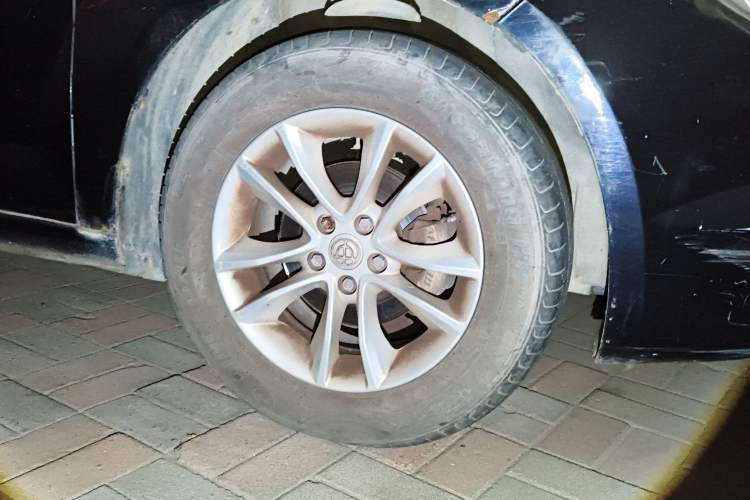 Used Brilliance H330 2013 1.5L Manual Luxury Model Right Front Wheel Hub