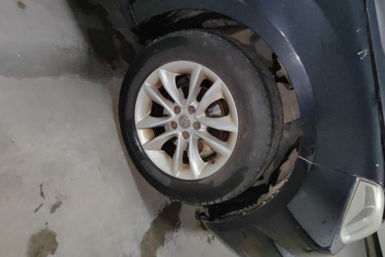 Used Brilliance H330 2013 1.5L Manual Comfort Model Right Front Wheel Hub