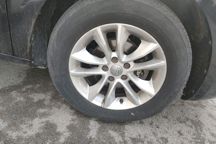 Used Brilliance H330 2013 1.5L Manual Luxury Model Right Front Wheel Hub