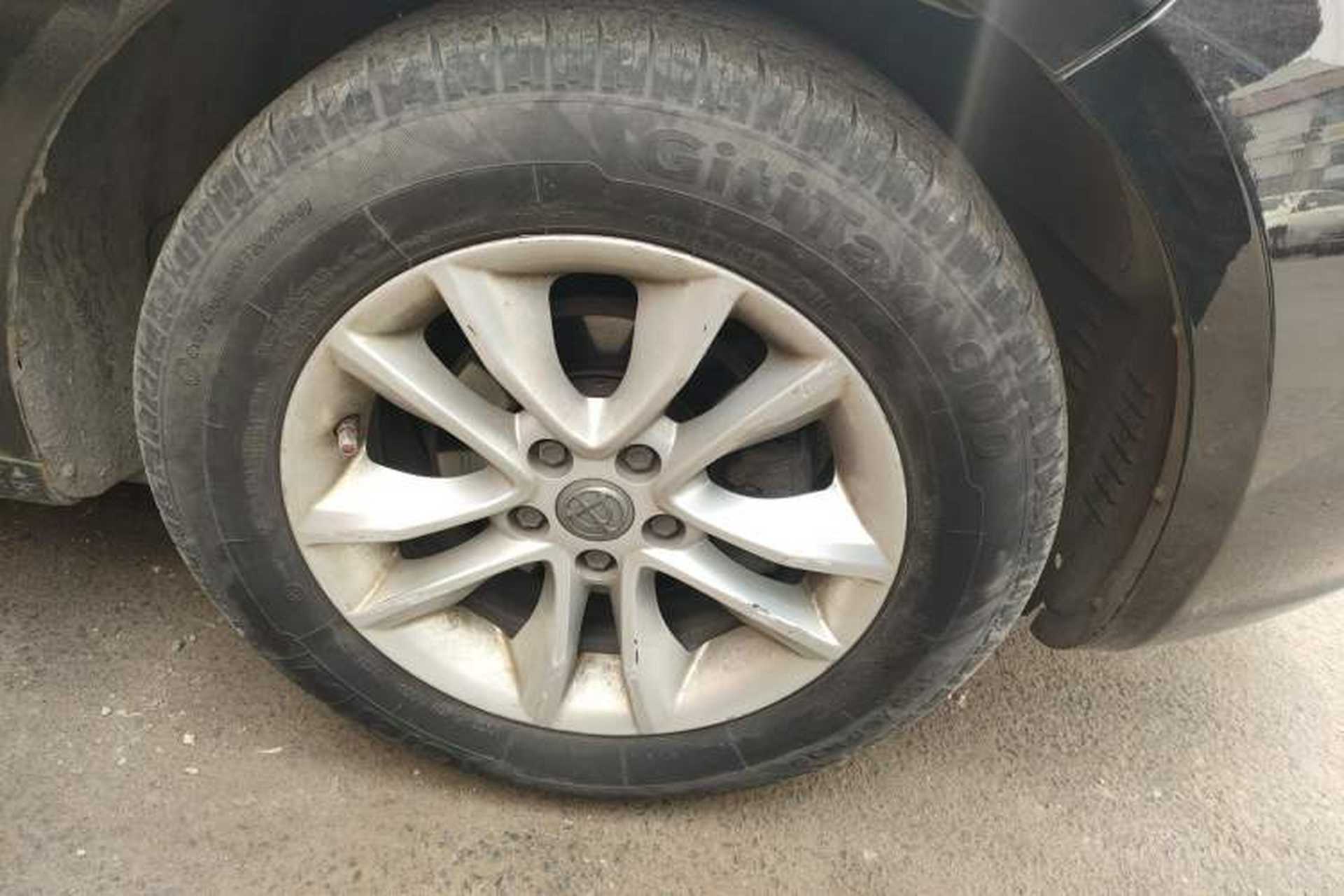 Used Brilliance H330 2013 1.5L Manual Comfort Model Right Front Wheel Hub