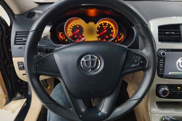 Used Brilliance H330 2013 1.5L Automatic Luxury Model Steering Wheel