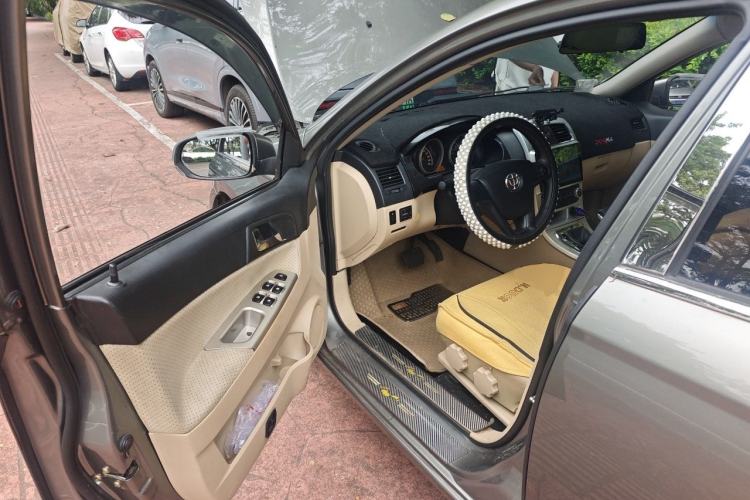 Used Brilliance H330 2013 1.5L Automatic Luxury Model Driver Seat