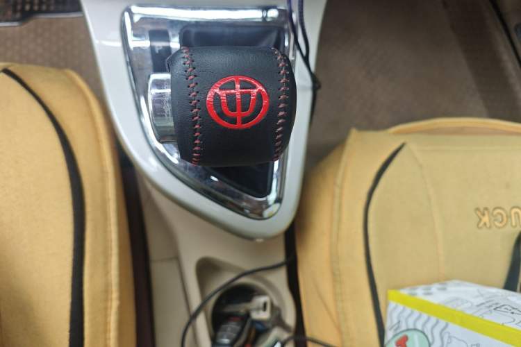 Used Brilliance H330 2013 1.5L Automatic Luxury Model Gear Lever
