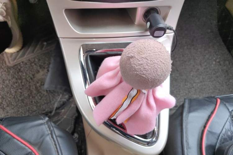 Used Brilliance H330 2013 1.5L Manual Comfort Model Gear Lever
