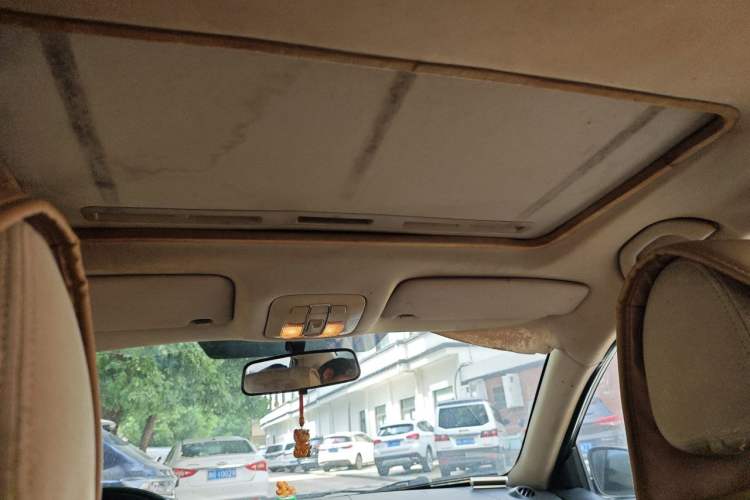 Used Brilliance H330 2013 1.5L Automatic Luxury Model Headliner