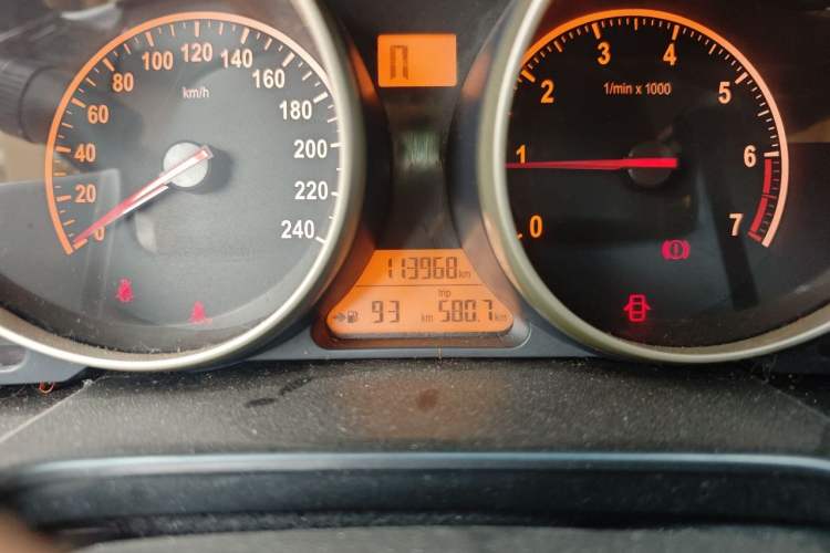 Used Brilliance H330 2013 1.5L Automatic Luxury Model Odometer Close Up