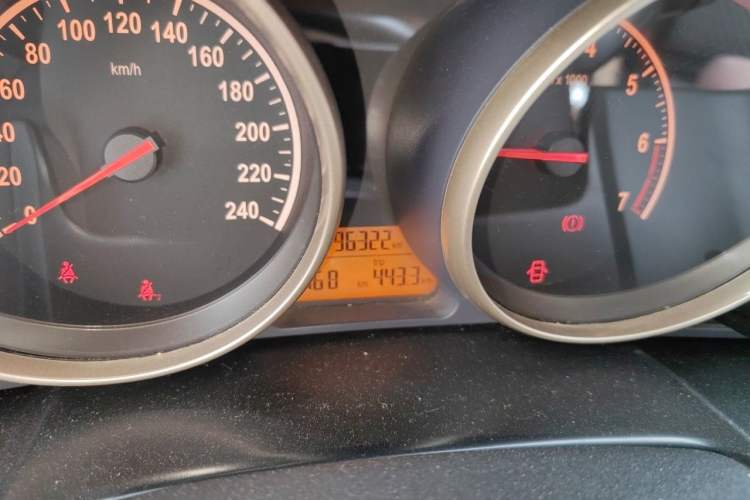Used Brilliance H330 2013 1.5L Manual Comfort Model Odometer Close Up