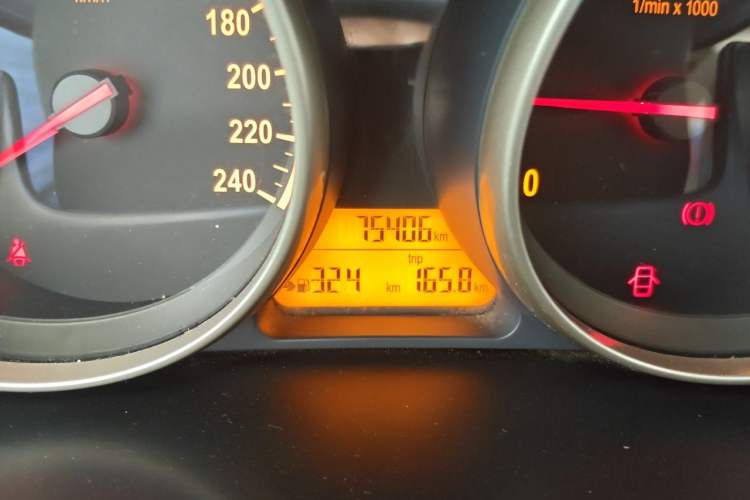 Used Brilliance H330 2013 1.5L Manual Comfort Model Odometer Close Up