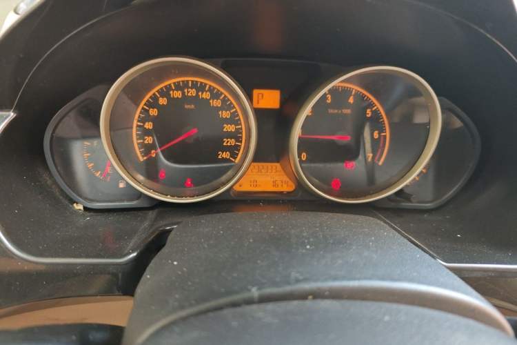 Used Brilliance H330 2013 1.5L Automatic Luxury Model Odometer Close Up