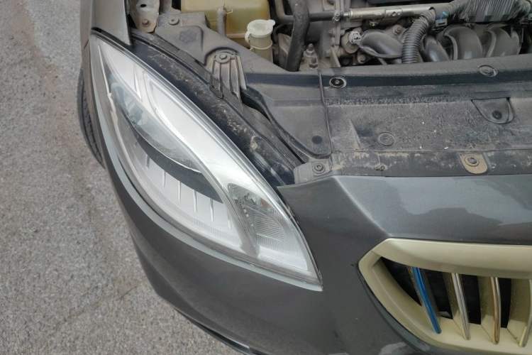 Used Brilliance H330 2013 1.5L Manual Comfort Model Right Front Headlight