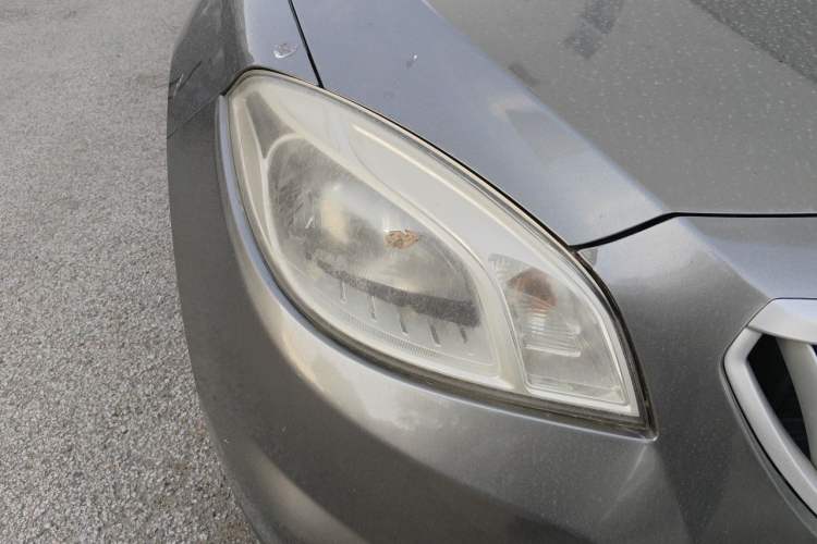 Used Brilliance H330 2013 1.5L Manual Comfort Model Right Front Headlight