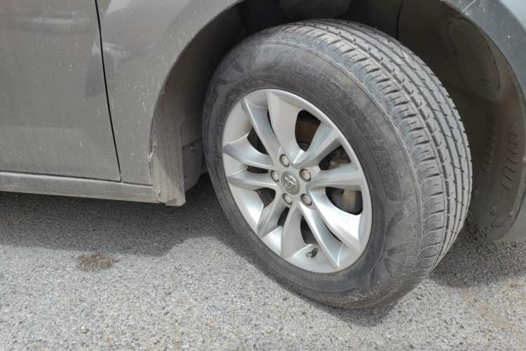 Used Brilliance H330 2013 1.5L Manual Comfort Model Right Front Wheel Hub