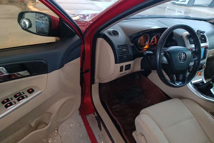 Used Brilliance H330 2013 1.5L Manual Luxury Model Driver Seat