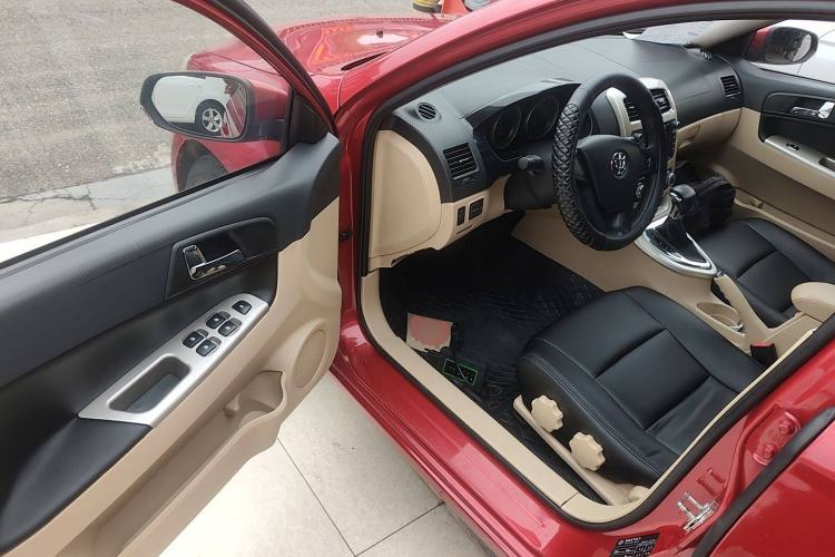 Used Brilliance H330 2013 1.5L Automatic Luxury Model Driver Seat