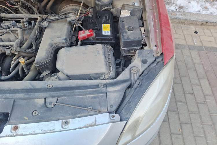 Used Brilliance H330 2013 1.5L Automatic Comfort Edition Engine Bay Left