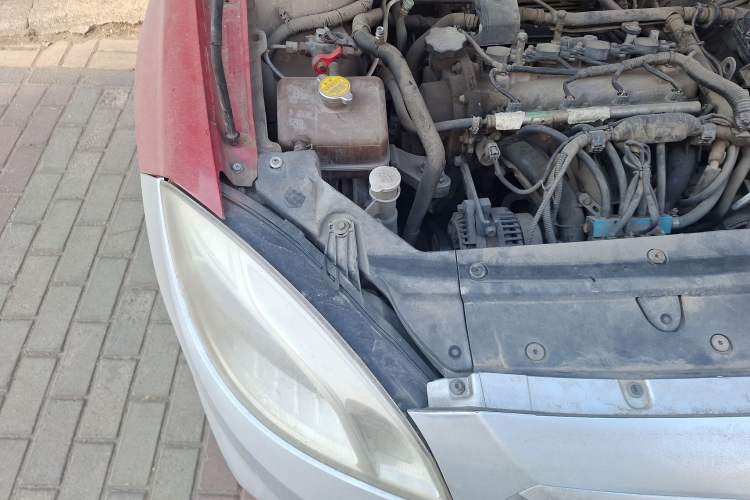 Used Brilliance H330 2013 1.5L Automatic Comfort Edition Engine Bay Right