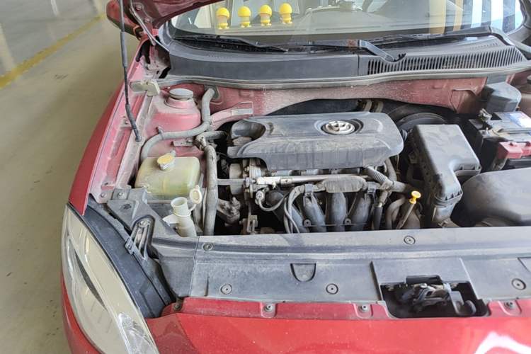 Used Brilliance H330 2013 1.5L Automatic Luxury Model Engine Bay Right
