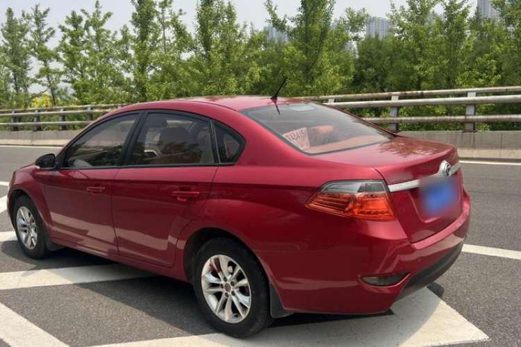 Used Brilliance H330 2013 1.5L Manual Luxury Model Exterior 4