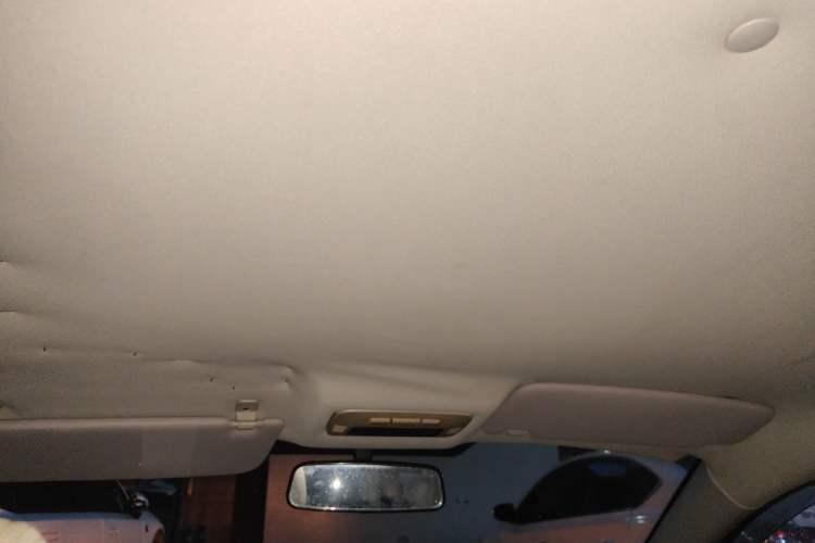 Used Brilliance H330 2013 1.5L Manual Comfort Model Headliner