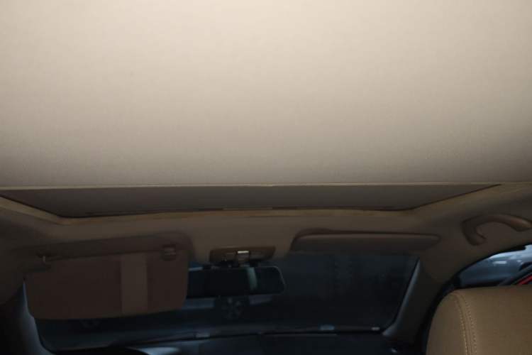 Used Brilliance H330 2013 1.5L Automatic Luxury Model Headliner