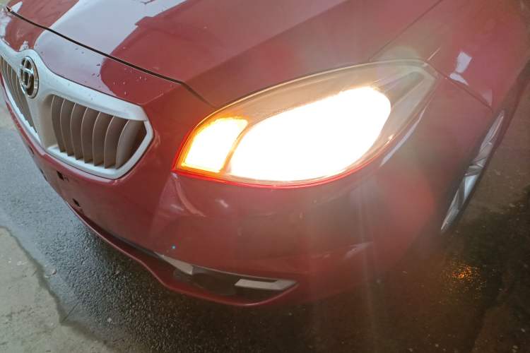 Used Brilliance H330 2013 1.5L Manual Luxury Model Left Front Headlight