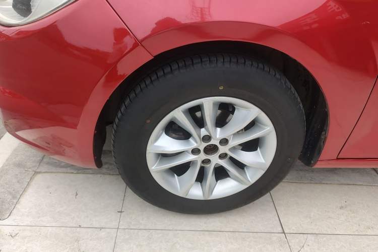 Used Brilliance H330 2013 1.5L Automatic Luxury Model Left Front Wheel Hub