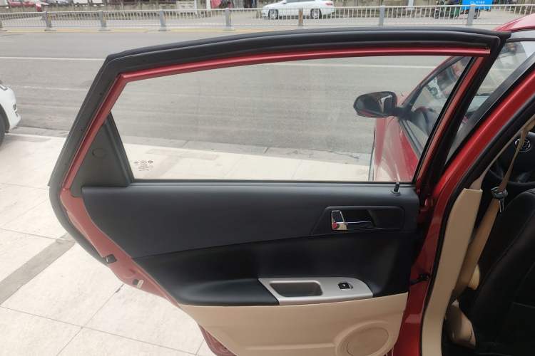 Used Brilliance H330 2013 1.5L Automatic Luxury Model Left Rear Door Interior