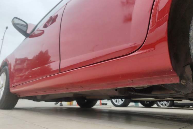 Used Brilliance H330 2013 1.5L Automatic Luxury Model Left Side Sill
