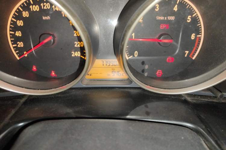 Used Brilliance H330 2013 1.5L Manual Comfort Model Odometer Close Up