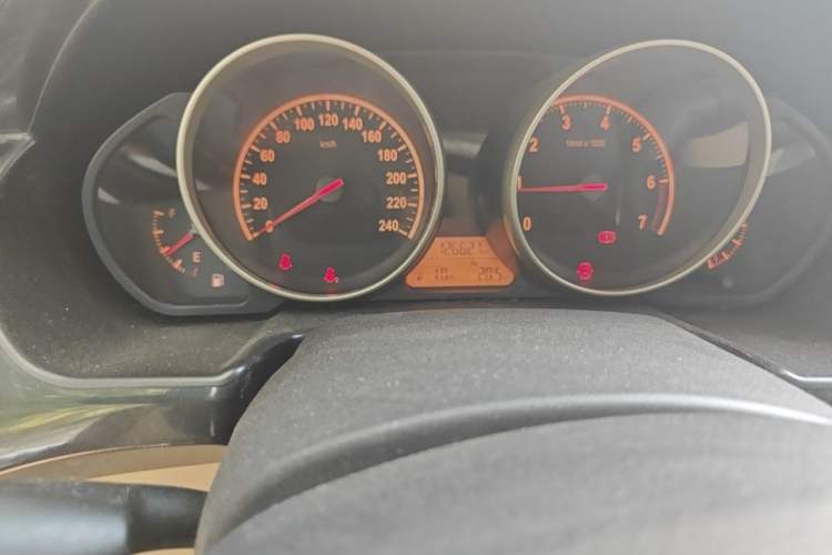 Used Brilliance H330 2013 1.5L Manual Comfort Model Odometer Close Up