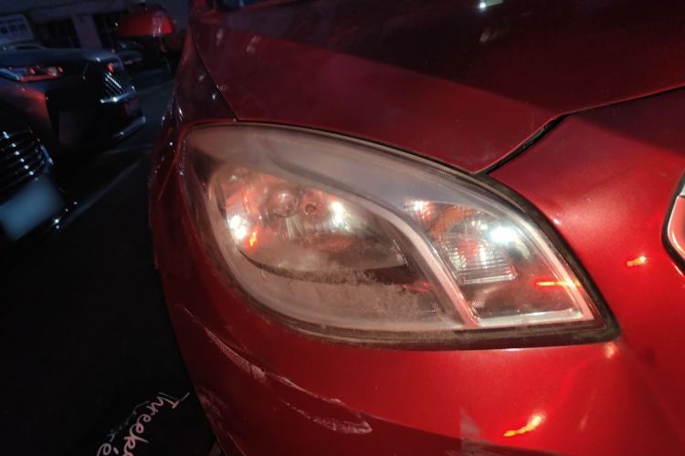 Used Brilliance H330 2013 1.5L Manual Comfort Model Right Front Headlight