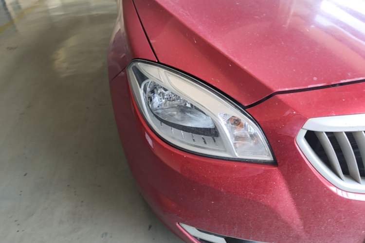 Used Brilliance H330 2013 1.5L Automatic Luxury Model Right Front Headlight