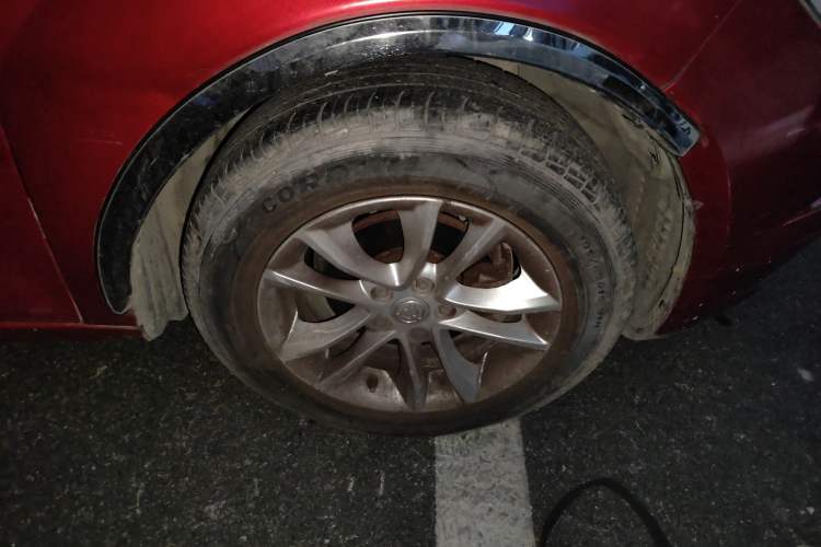 Used Brilliance H330 2013 1.5L Manual Comfort Model Right Front Wheel Hub