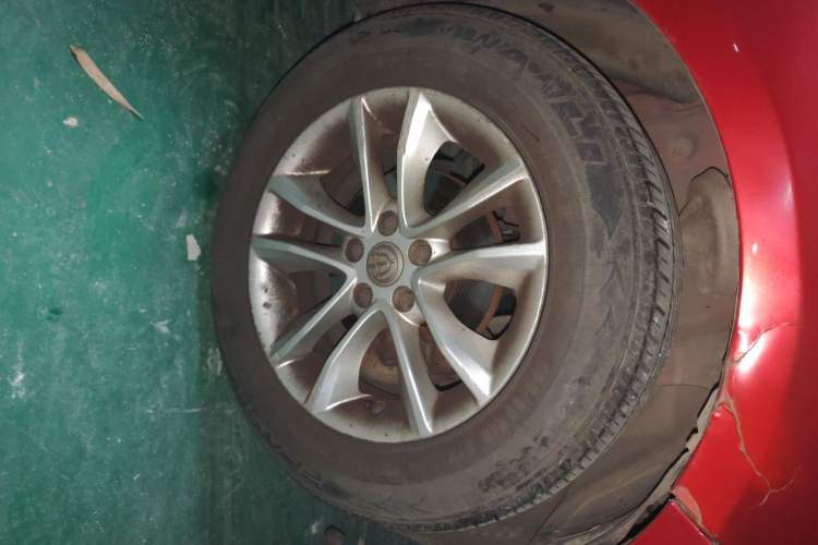 Used Brilliance H330 2013 1.5L Automatic Luxury Model Right Front Wheel Hub