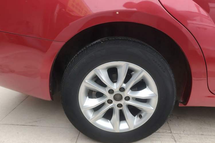 Used Brilliance H330 2013 1.5L Automatic Luxury Model Right Rear Wheel Hub