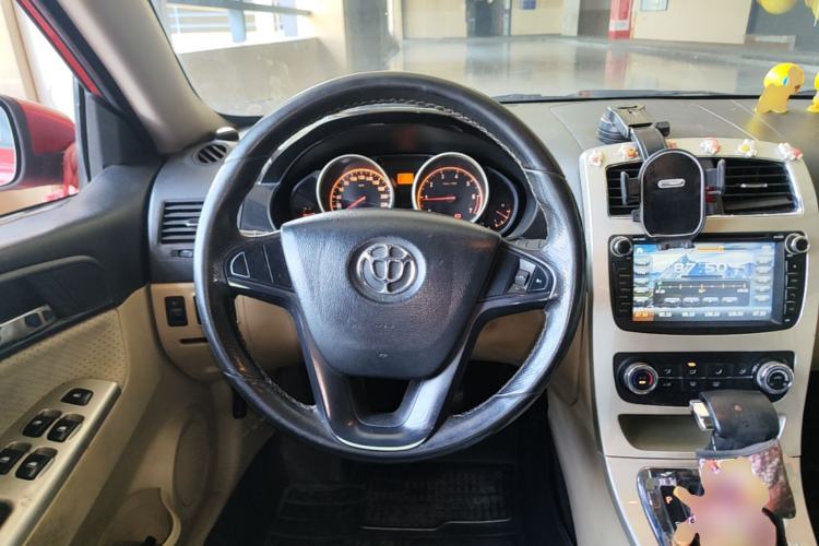 Used Brilliance H330 2013 1.5L Automatic Luxury Model Steering Wheel