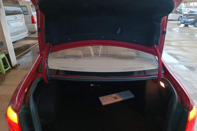 Used Brilliance H330 2013 1.5L Manual Luxury Model Trunk