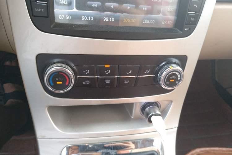 Used Brilliance H330 2013 1.5L Manual Luxury Model AC Panel