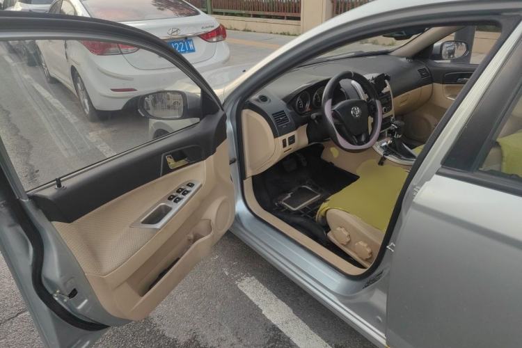 Used Brilliance H330 2013 1.5L Automatic Luxury Model Driver Seat