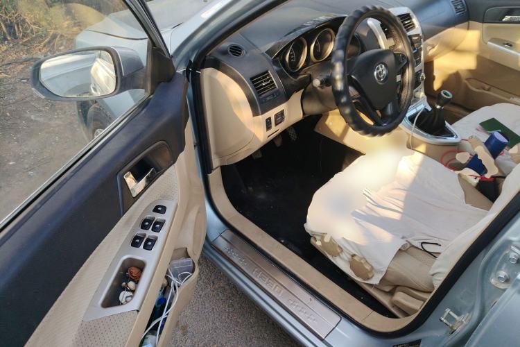 Used Brilliance H330 2013 1.5L Manual Luxury Model Driver Seat