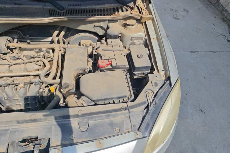 Used Brilliance H330 2013 1.5L Automatic Luxury Model Engine Bay Left