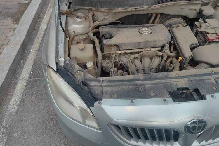 Used Brilliance H330 2013 1.5L Automatic Luxury Model Engine Bay Right