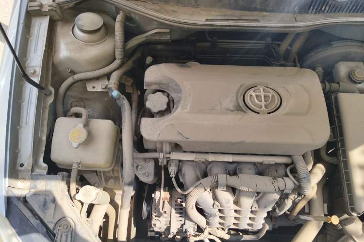 Used Brilliance H330 2013 1.5L Manual Luxury Model Engine Bay Right