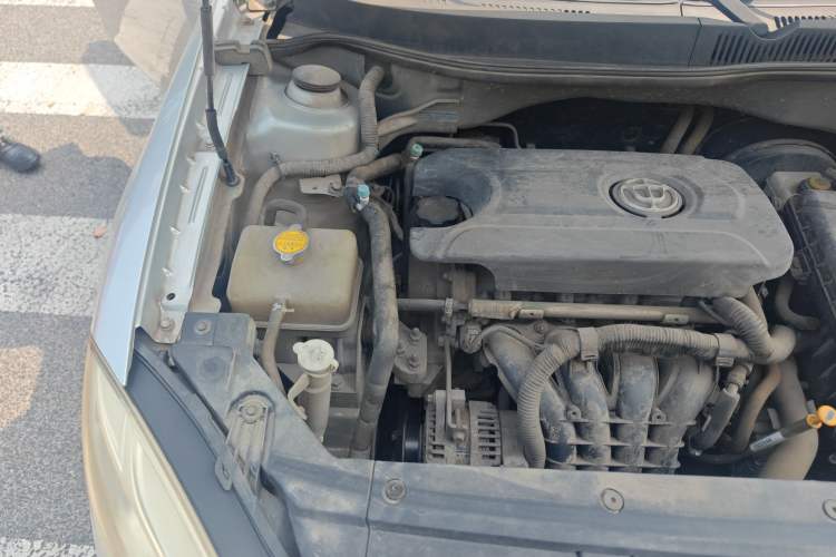 Used Brilliance H330 2013 1.5L Manual Comfort Model Engine Bay Right