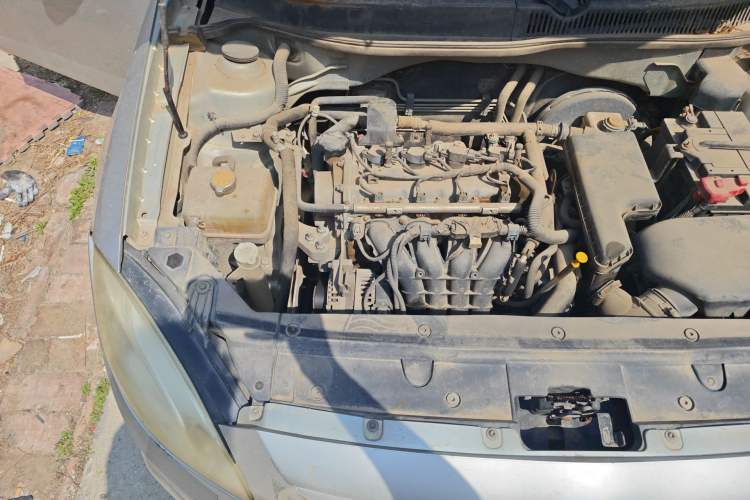 Used Brilliance H330 2013 1.5L Automatic Luxury Model Engine Bay Right